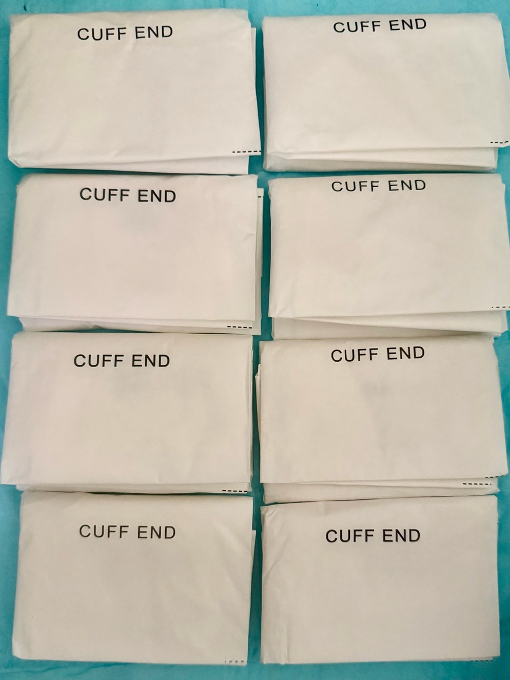 Clinical treatment gloves size medium - Set of 8 gloves